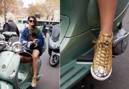 Sneakers metallizzate oro: marche, prezzi e idee per look completi!