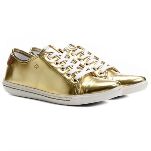 Sneakers metallizzate oro: marche, prezzi e idee per look completi!