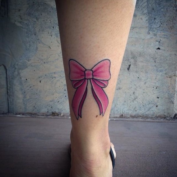 Bow Tattoo – Significations + 42 idées incroyables et passionnées !