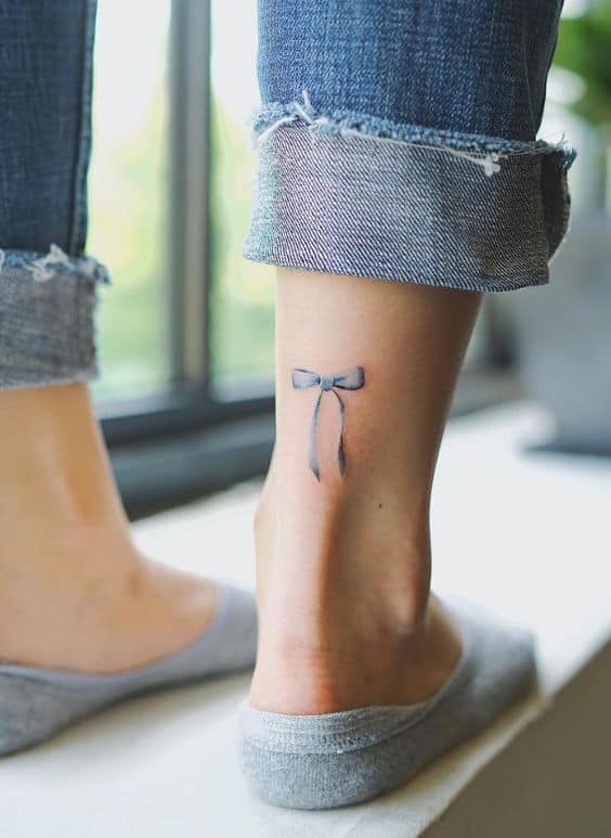 Tatuaje de lazo: significados + 42 ideas increíbles y apasionantes.
