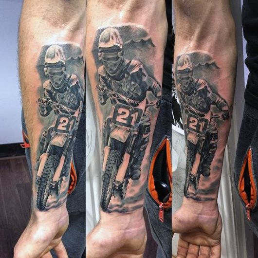 Motocross Tattoo: 25 fantastiche idee da usare come ispirazione!