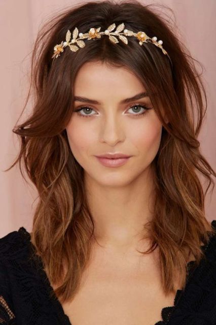 Round Face Hairstyles – 49 Ideas to Enhance Your Face!