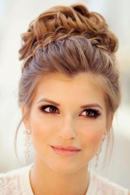 Round Face Hairstyles – 49 Ideas to Enhance Your Face!