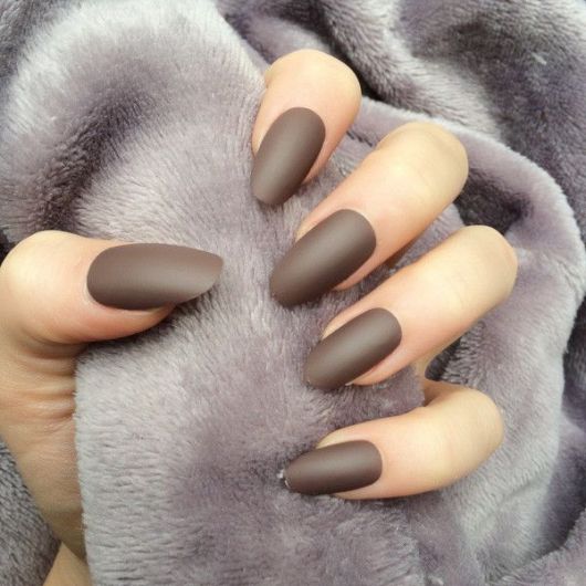 Vernis à Ongles Marron : Marques, prix, tutos et 37 modèles à copier !