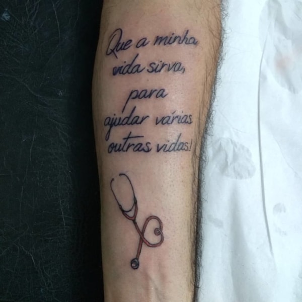 Tatuaje de enfermería: ¡40 ideas para los amantes de la profesión!