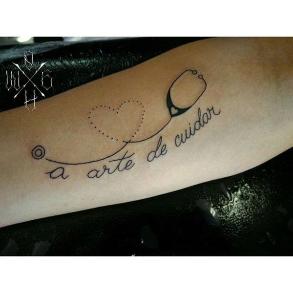 Tatuaje de enfermería: ¡40 ideas para los amantes de la profesión!