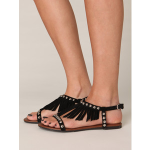 Fringed sandals: how to look beautiful with them!