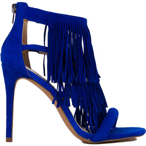 Fringed sandals: how to look beautiful with them!