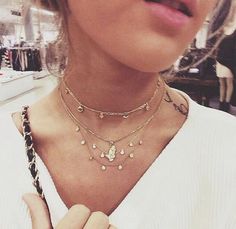 Gold choker: photos, tips and looks