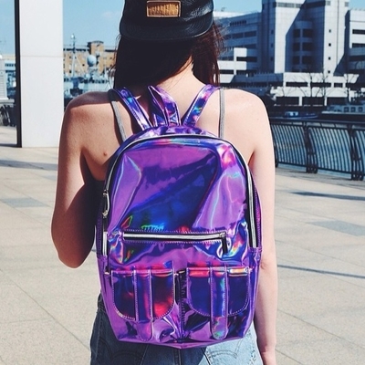 Mochila holográfica: ¡40 hermosos modelos para que te enamores ahora!