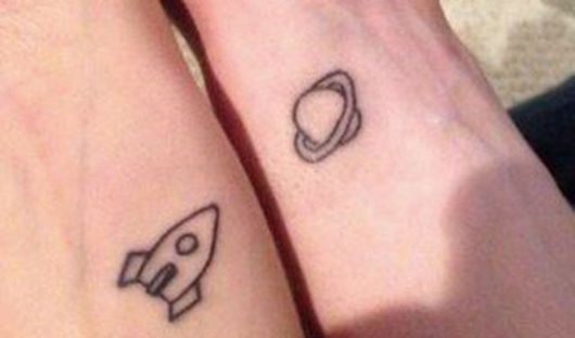 Tatuaje de hermanos: ¡90 ideas para honrar el amor fraternal!