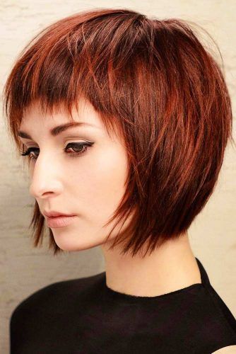 Cheveux raides courts – 54 coupes modernes et complètement divines !