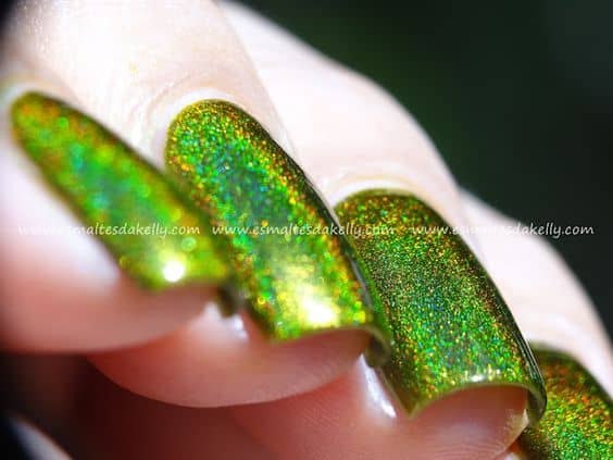 Esmalte de uñas holográfico: ¡26 uñas sensacionales con esta tendencia!