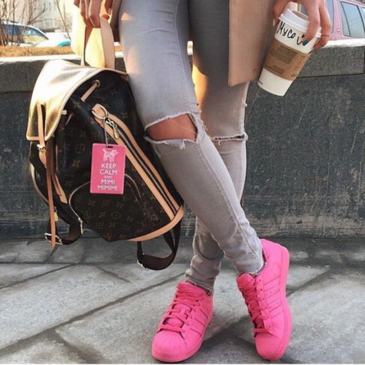 Casual sneakers for women: learn how to wear them with 66 beautiful looks!