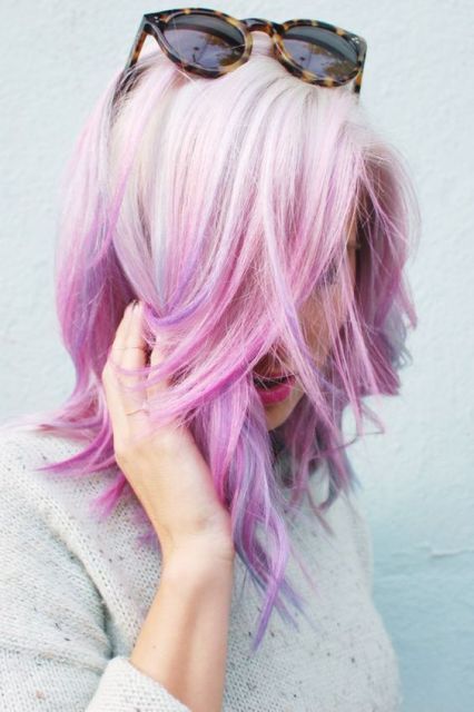 Cheveux violets ombrés : idées, nuances et comment le faire étape par étape !