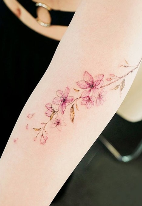 Cherry Blossom Tattoo - 42 beaux tatouages ​​​​d'où s'inspirer!