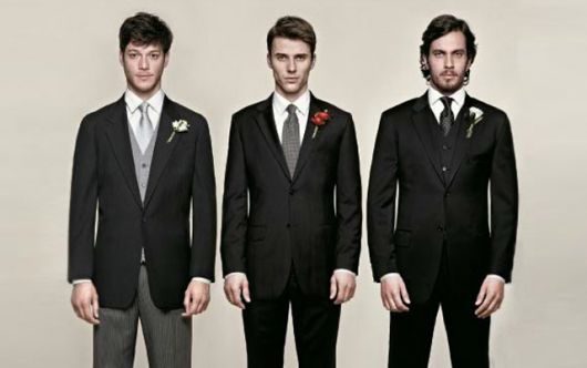 Learn how to choose ties for groomsmen