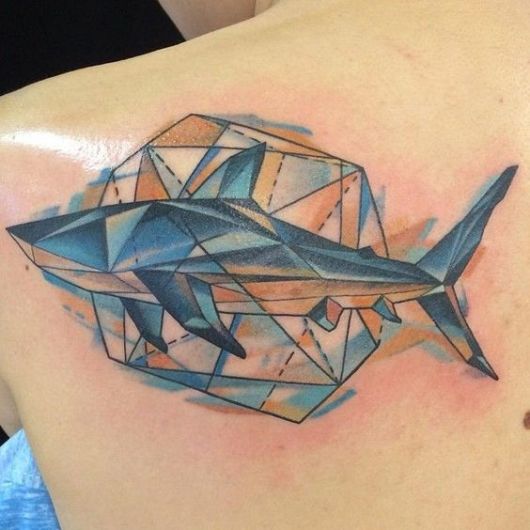 Tatouage de requin - Signification et 30 bonnes idées pour s'inspirer !