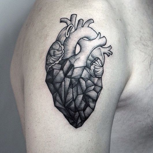 Tatuaje de corazón en el hombro: 25 ideas para inspirarte