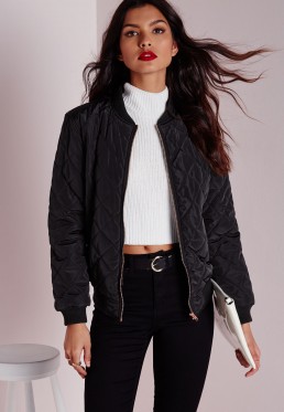 Female BOMBER JACKET: How to wear it, 40 Looks and Photos!