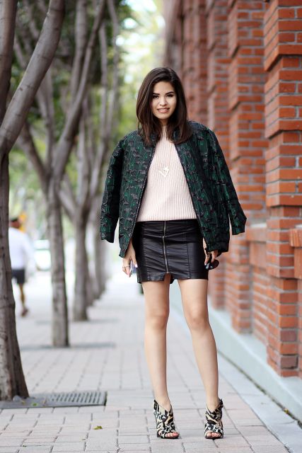 VESTE BOMBER Femme : Comment la porter, 40 Looks et Photos !