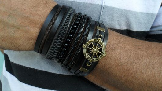 Pulsera de cuero para hombre: ¡los 70 modelos más elegantes de todos los tiempos!