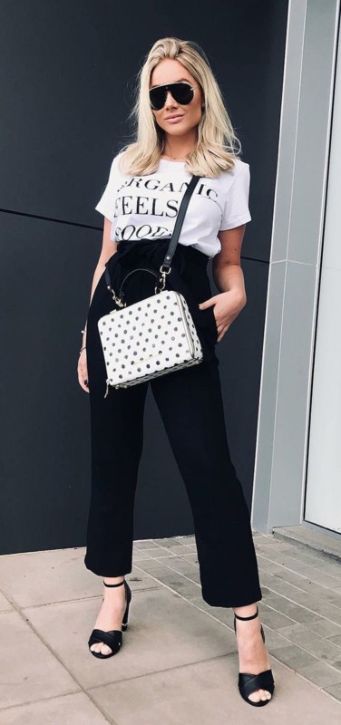 30 Looks with a White Bag – Incredible Photos, Models & Tips!