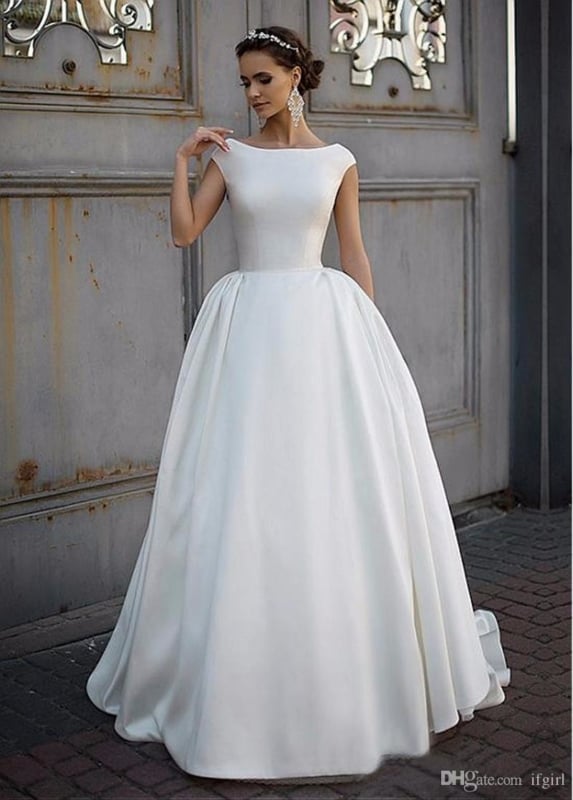 Simple wedding dress – 75 beautiful and romantic models!