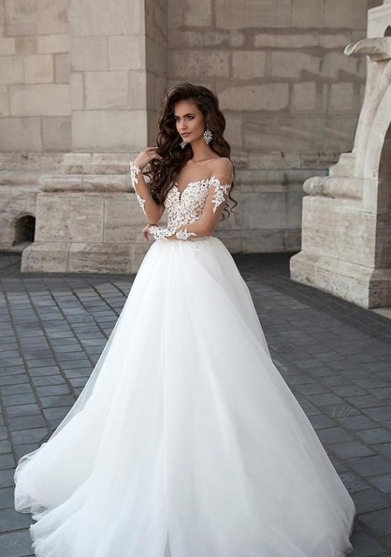 Simple wedding dress – 75 beautiful and romantic models!