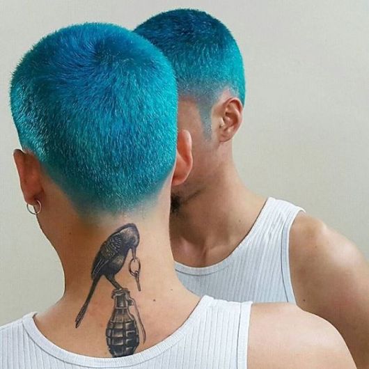 30 modelli maschili di capelli blu molto eleganti da cui trarre ispirazione!