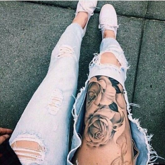 71 bellissime idee per tatuaggi sulla coscia femminile e cure principali!