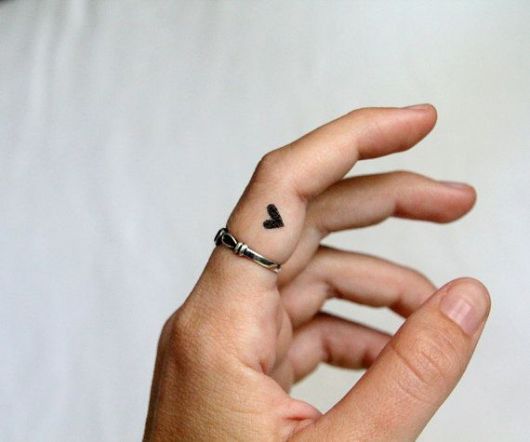 Finger Tattoo – 50 Incredible Ideas to Get Inspired!