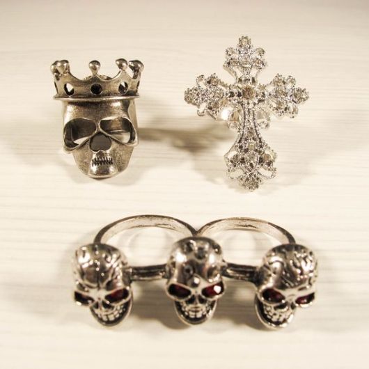 Skull rings: all about the piece with + 30 AMAZING models!