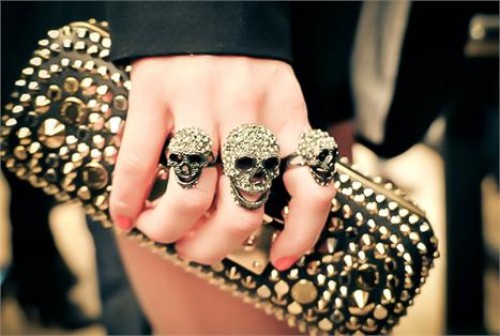 Skull rings: all about the piece with + 30 AMAZING models!