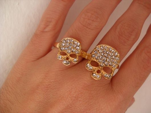 Skull rings: all about the piece with + 30 AMAZING models!