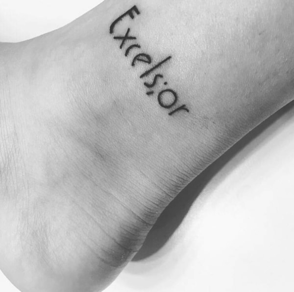 Words to tattoo – 60 inspiring and meaningful ideas!