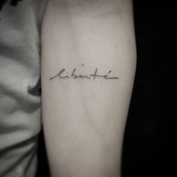 Words to tattoo – 60 inspiring and meaningful ideas!