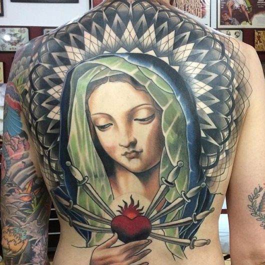 Santa Tattoo – 60 belles idées de tatouages ​​et de dessins !