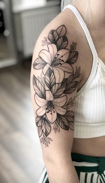 Tatouage fleur sur l'épaule - 54 tatouages ​​parfaits et de beaux dessins !
