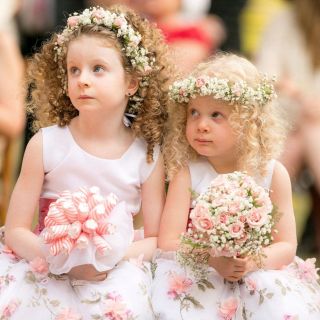 Coiffures de fille de fleur de mariage - Les 44 idées les plus mignonnes!