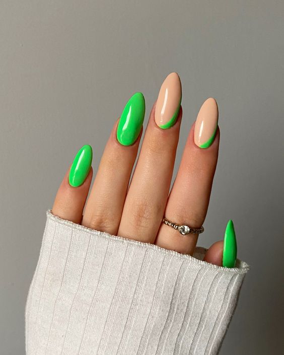 Ongles verts – 30 idées magnifiques pour utiliser du vernis à ongles vert !