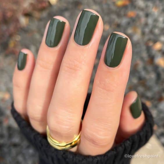 Ongles verts – 30 idées magnifiques pour utiliser du vernis à ongles vert !