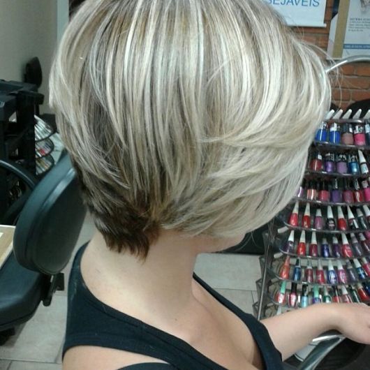 Cheveux blonds courts – 50 nuances blondes parfaites pour les coupes courtes !