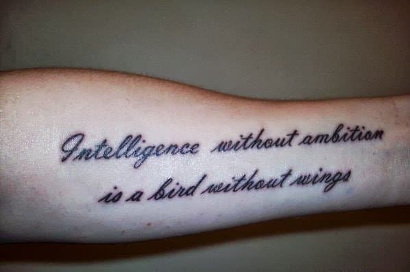 Tatuajes de citas en el brazo: ¡45 inspiraciones perfectas para tatuarse!