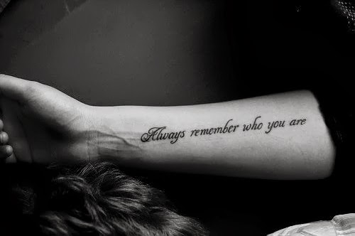 Quote tattoos on the arm – 45 perfect inspirations for tattooing!