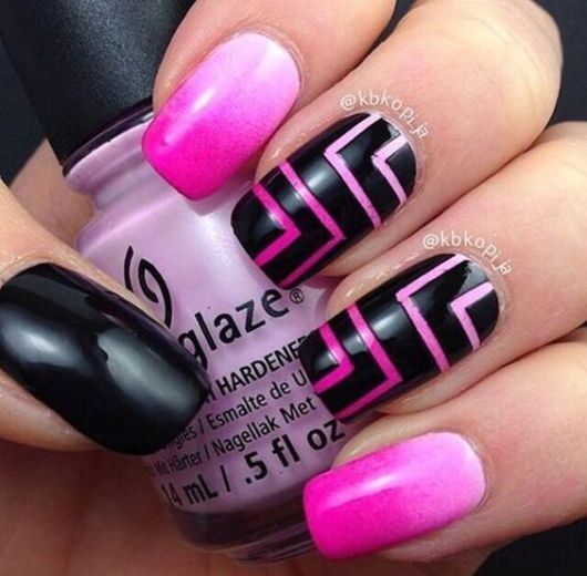 Pink Nail - Les nuances et les décorations les plus incroyables pour s'inspirer !