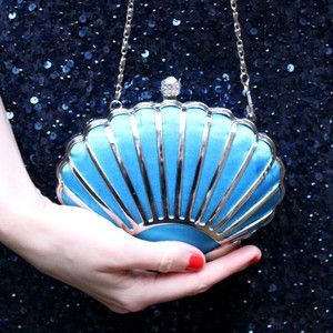 Shell Bag – The 34 Perfect Models for Mermaid Lovers!