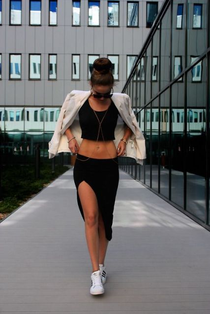 Body Chain: cos'è e 67 look e idee su come indossarla.