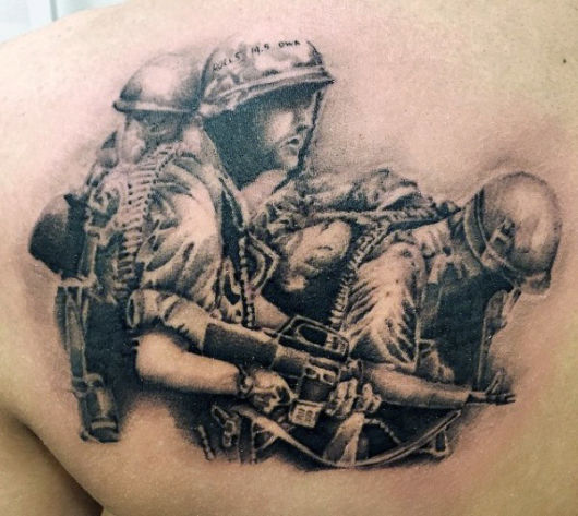 Tatuaggio militare: 50 magnifici tatuaggi per ispirarti!