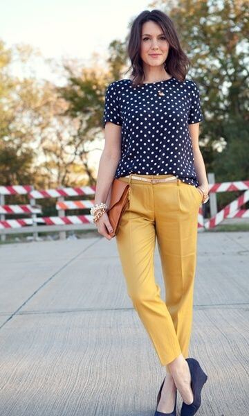 Pantalon jaune féminin : comment le porter et 42 conseils pour des looks étonnants !
